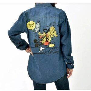 size M vintage Disney Our Universe chambray denim Button-Up Shirt Mickey & Pluto
